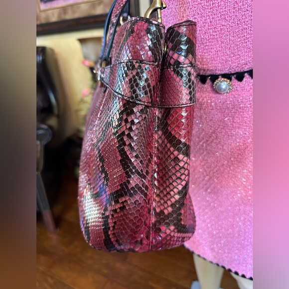 Stunning Gucci Python Horsebit 2 Way Tote - Picture 10 of 15